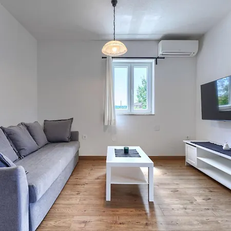 Klementini By Interhome Cerovlje