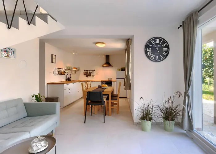Klementini By Interhome * Cerovlje