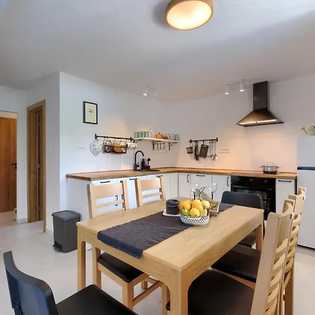 Klementini By Interhome Cerovlje
